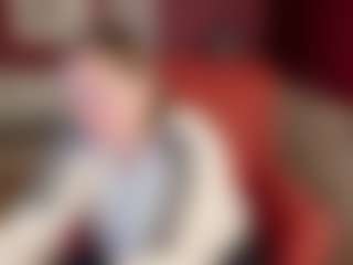 Live cam show with KellyPerfect - Smoke Mature on Camsoda