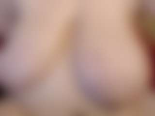 Live cam show with KellyPerfect - Smoke on Camsoda