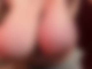 Live cam show with KellyPerfect - Smoke on Cam Slut
