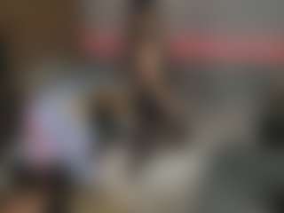 Live cam show with KylieMellow - Highheels on Stripli.com