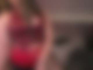 Live cam show with KylieMellow - Nylon on StripNow
