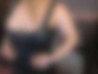 Live cam show with KylieMellow - Strapon on Camsoda