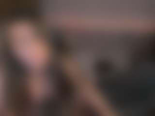 Live cam show with KylieMellow - Submissive on Camsoda