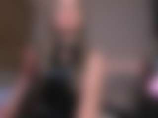 Live cam show with KylieMellow - Findomme on Camsoda