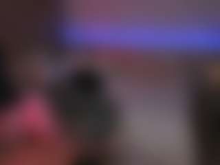 Live cam show with KylieMellow - Strapon on Camsoda