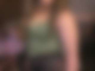 Live cam show with KylieMellow - Submissive on Streamer API