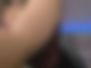Live cam show with KylieMellow - Findomme on AdultVida.com