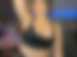Live cam show with KylieMellow - Highheels on SxyPornLive