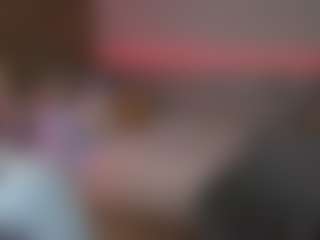 Spettacolo in cam dal vivo con KylieMellow - Findomme su Camsoda