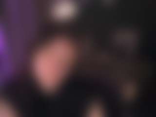 Live cam show with LilacMuse - Upskirt on Milfs Live