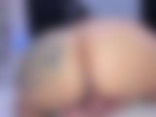MelanyShayk's Live Sex Cam Show