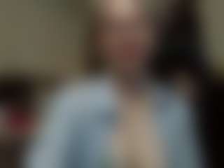Live cam show with Gretta-mrr - Public on milfzrlive.com