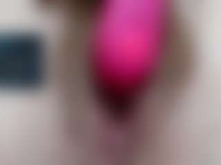 Live cam show with Gretta-mrr - Bedroom Blonde Hair on googirlz