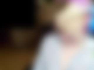 Live cam show with Gretta-mrr - Living Room on liverealitysex.com