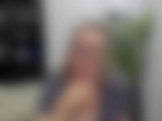 Live cam show with LeaPure - Moaning on madthumbs
