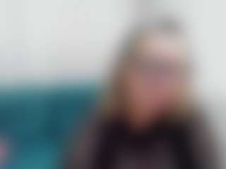 Live cam show with LeaPure - Middle Aged on Camsoda