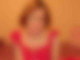 Live cam show with MarilynDream - Petite MILF on googirlz