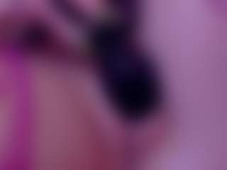 Live cam show with HarleyQuinnn1 - Public MILF on TastyBlacksLive