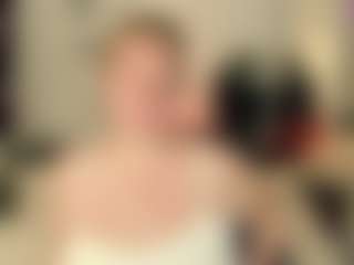 Live cam show with JenniferLight - Middle Aged on Adult Interactions