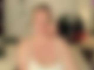 Live cam show with JenniferLight - Blonde Hair Middle Aged on Cam Slut