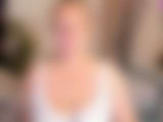 JenniferLight MILF webcam performer live streaming