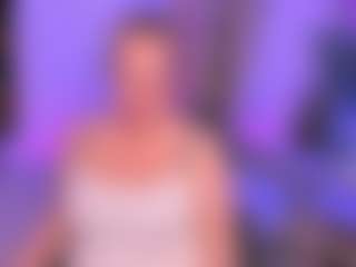 Live cam show with JenniferLight - Green Eyes on madthumbs