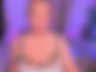 Live cam show with JenniferLight - Blonde Hair MILF on Sweet Sext