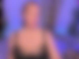 Live cam show with JenniferLight - Shaved on Camming Site