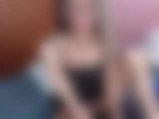 Live cam show with roochelle - Flashing on Camsoda
