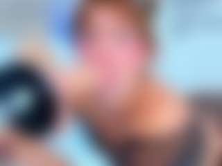 Live cam show with MayeUtica - Sexwebcam Mature on Big Tits