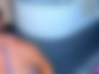 Live cam show with MayeUtica - Gamer MILF on livesuperchat.net