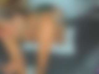 Live cam show with MayeUtica - Old on Dolls Live