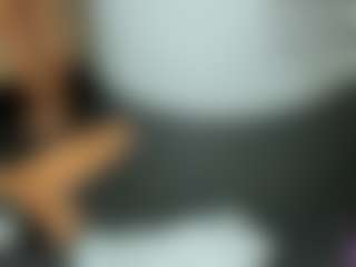 MayeUtica MILF webcam performer live streaming