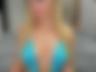Live cam show with Flexxxybella - Blonde Hair Fetish on Camsoda