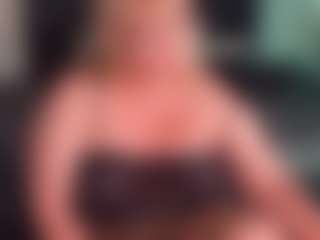 Live cam show with NicoleKind - Moaning on eurowanks.com