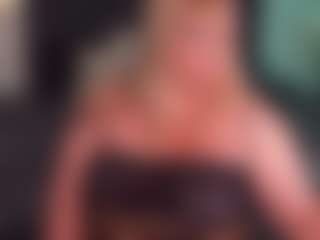 Live cam show with NicoleKind - Middle Aged on luckytryst.com