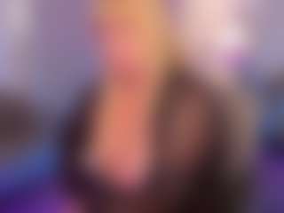 Live cam show with NicoleKind - Middle Aged on Camsoda