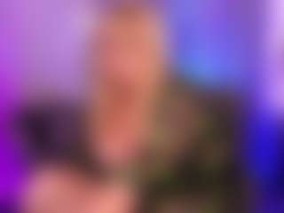 Live cam show with NicoleKind - Granny Big Ass on Mixed Magazine Live