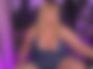 Live cam show with NicoleKind - Blue Eyes on Dolls Live