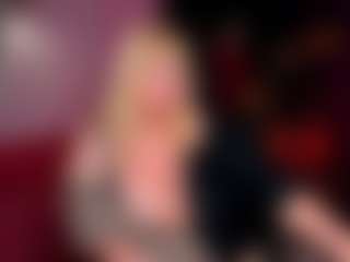 Live cam show with NicoleKind - Blonde Hair Middle Aged on Camsoda