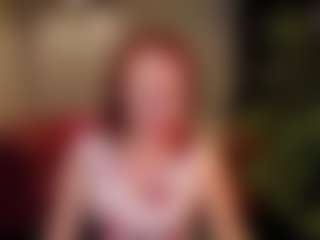 NikaGentle MILF webcam performer live streaming