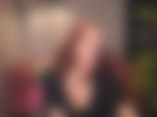 NikaGentle MILF webcam performer live streaming