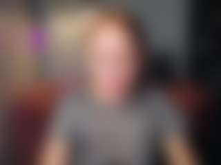 NikaGentle MILF webcam performer live streaming
