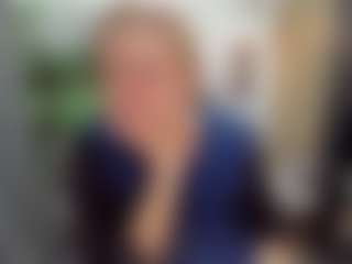 Live cam show with ScarlettSoft - Middle Aged on chickslive.net