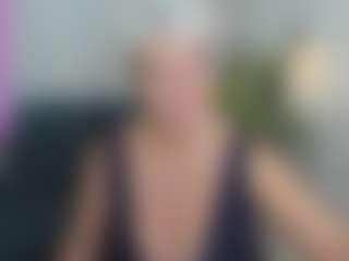 Live cam show with KathySunn - Granny on StripNow