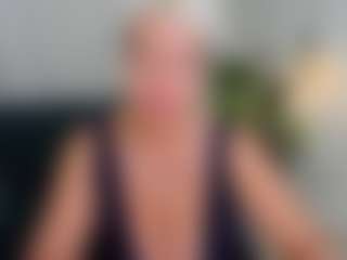 Live cam show with KathySunn - Striptease Granny on Camsoda