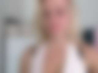 Live cam show with CorneliaBarbie - Upskirt on fuck-show.com