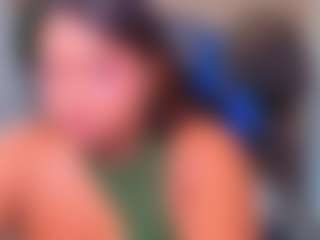 Live cam show with Kenya Buhle - Old on Camsoda