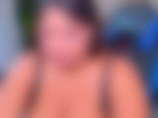 Live cam show with Kenya Buhle - Old on Camsoda
