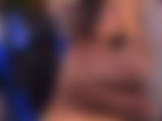 Live cam show with Kenya Buhle - Old on Camsoda